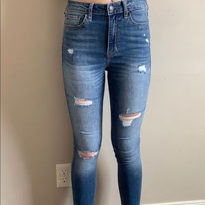 Hollister Ultra High Rise Medium Wash Ripped Jeans